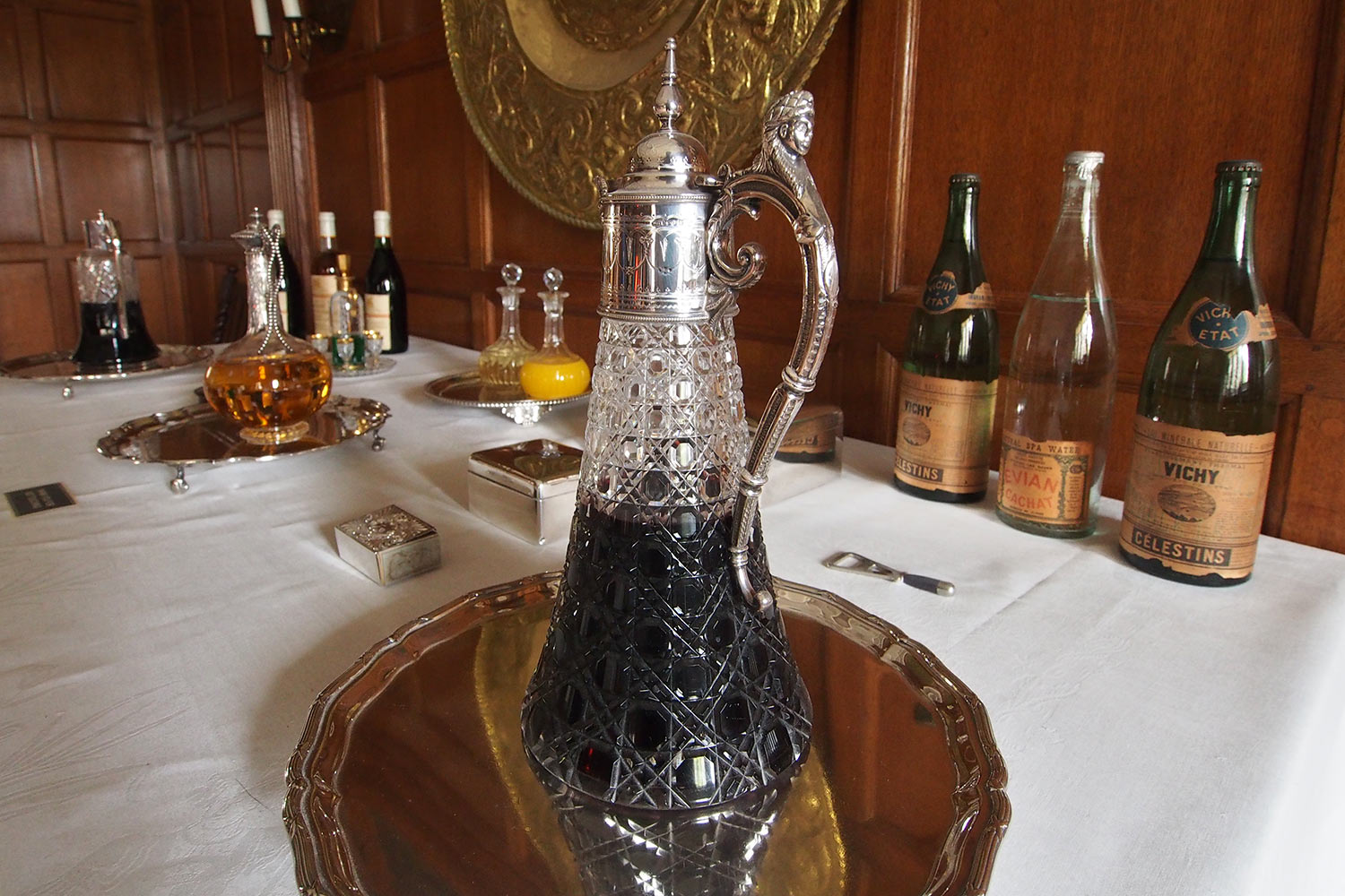 Getränke im Esszimmer . Lanhydrock House . Cornwall . Südengland (Foto: Andreas Kuhrt 2016)