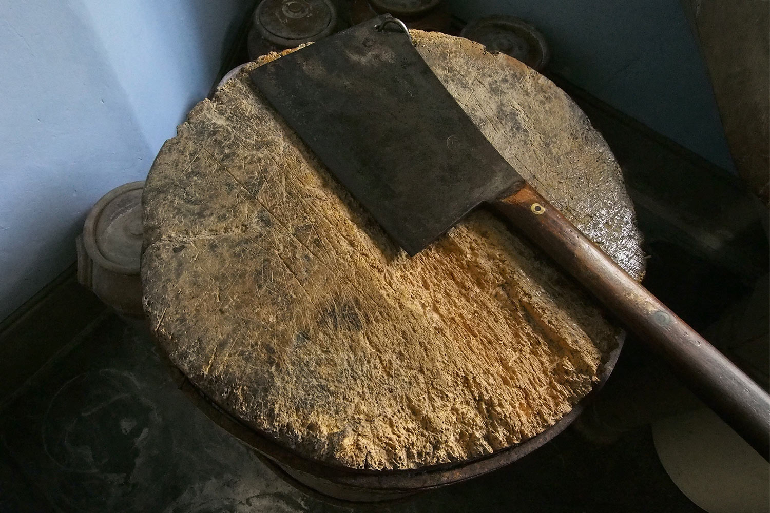 Hackklotz in der Fleischerei . Lanhydrock House . Cornwall . Südengland (Foto: Andreas Kuhrt 2016)