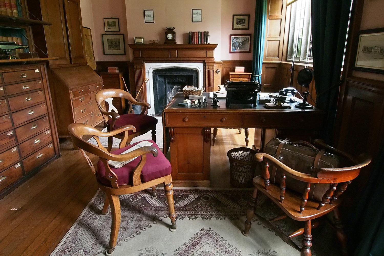 Captain Tommy's Arbeitszimmer . Lanhydrock House . Cornwall . Südengland (Foto: Andreas Kuhrt 2016)