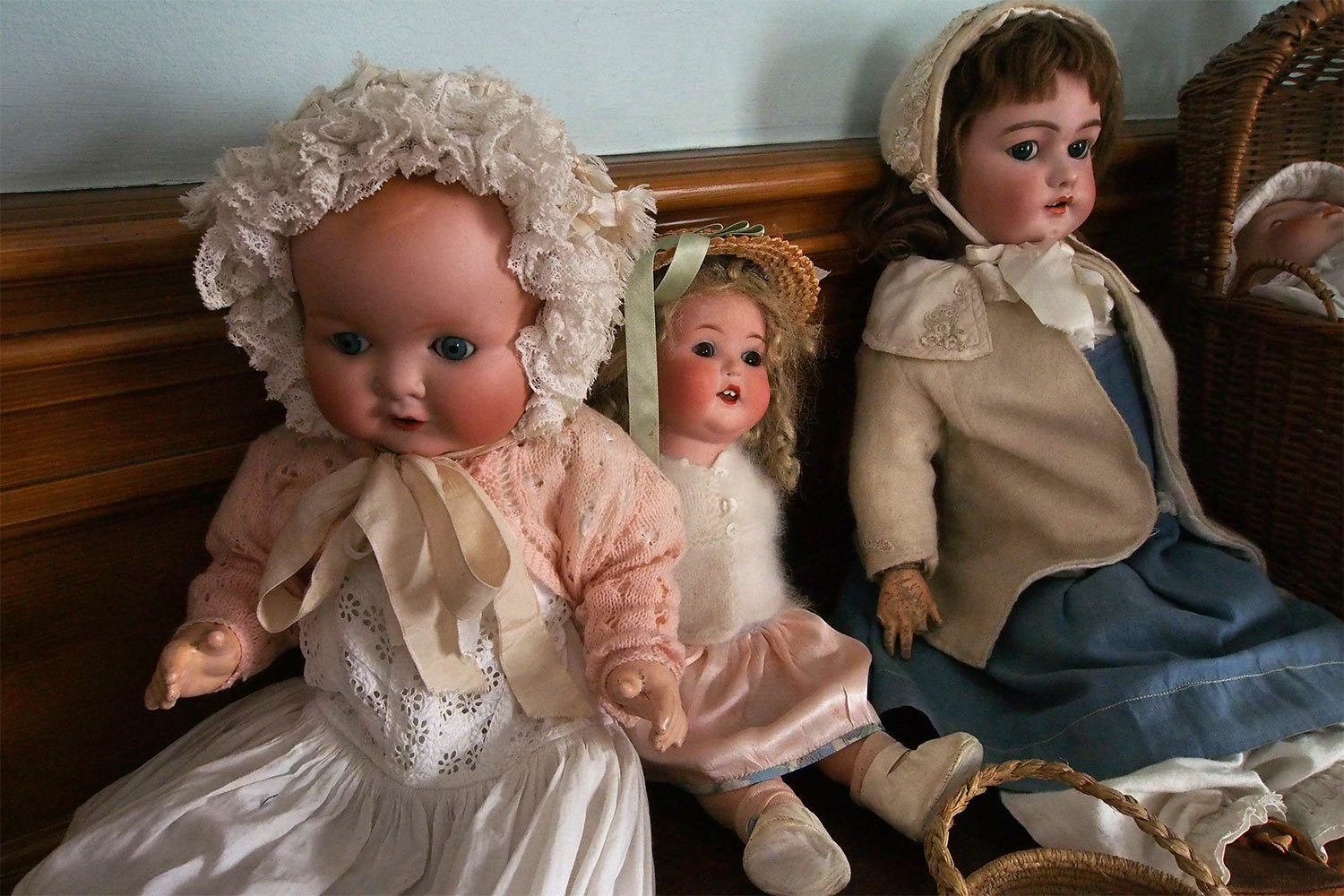 Puppen im Mädchenzimmer . Lanhydrock House . Cornwall . Südengland (Foto: Andreas Kuhrt 2016)