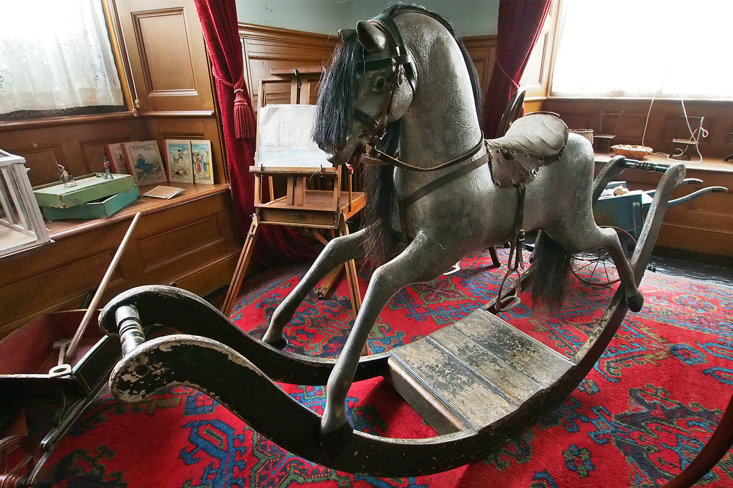 Schaukelpferd im Jungenzimmer . Lanhydrock House . Cornwall . Südengland (Foto: Andreas Kuhrt 2016)