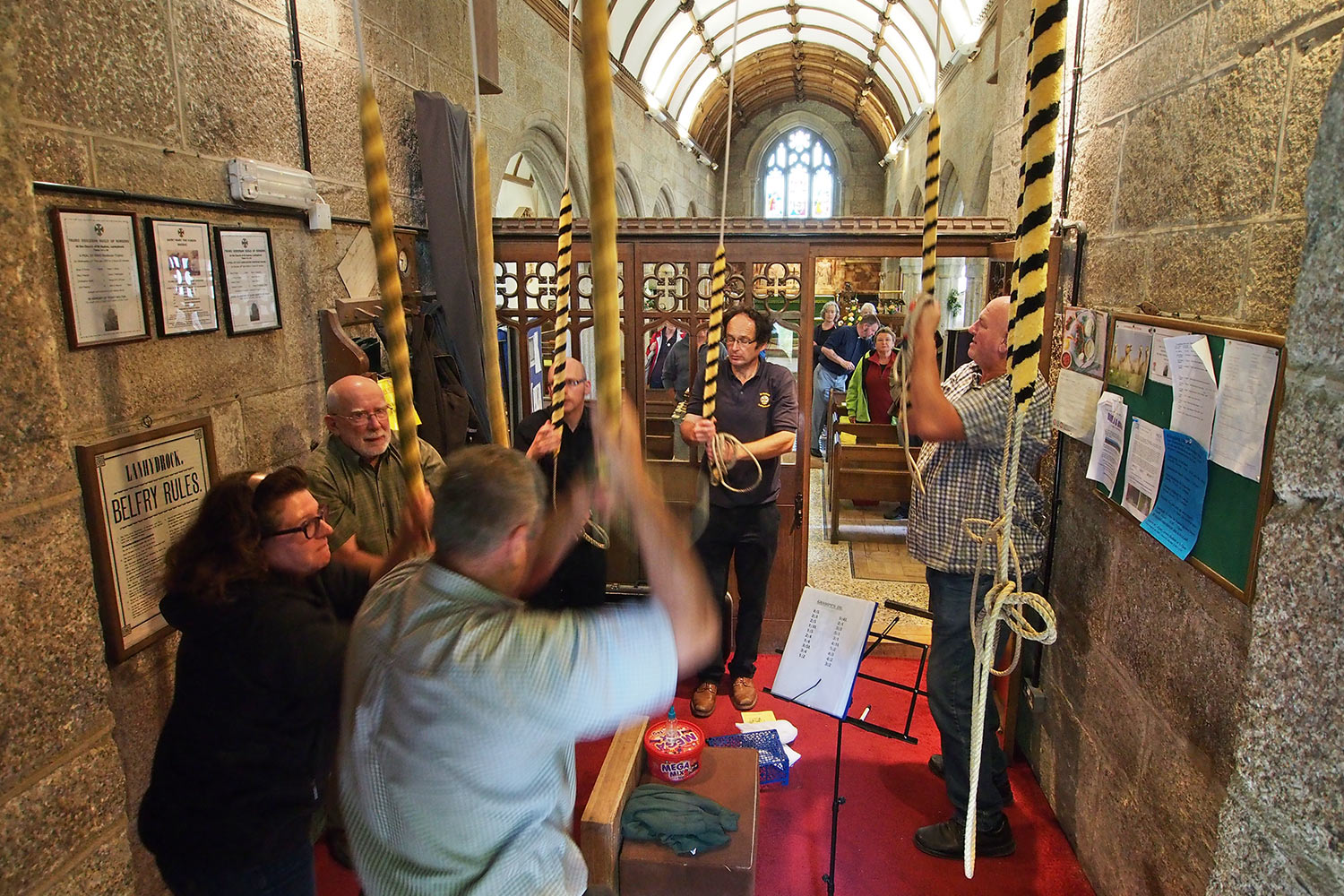 Glockenläuten in der Kirche St. Hydroc . Lanhydrock House . Cornwall . Südengland (Foto: Andreas Kuhrt 2016)