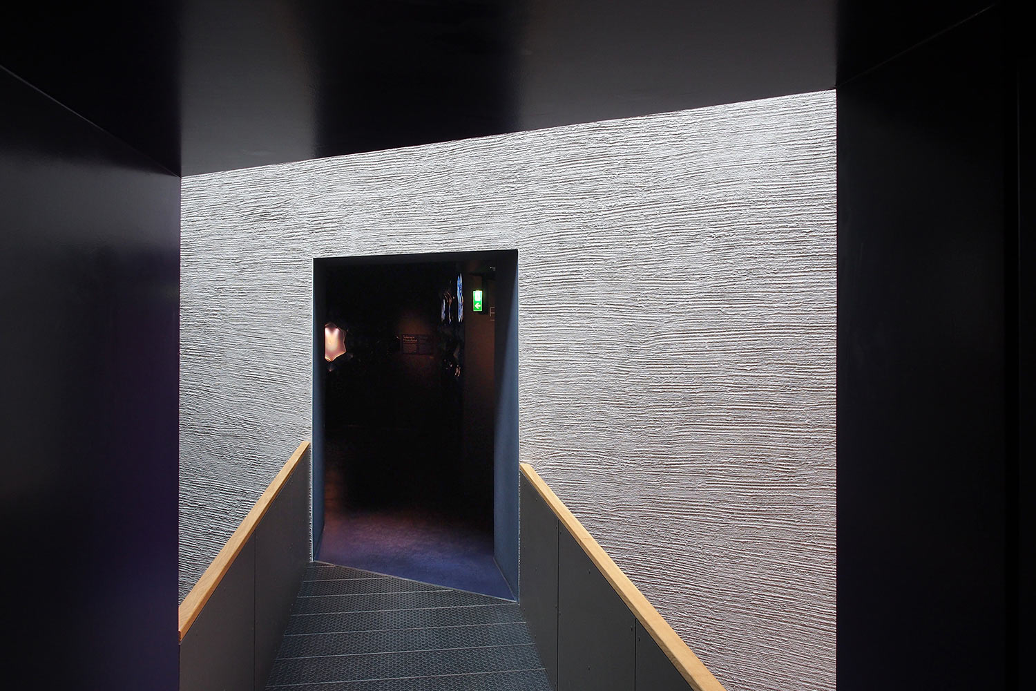 Übergang . Ausstellung "Porzellanwelten" . Leuchtenburg . bei Seitenroda . Thüringen (Foto: Andreas Kuhrt 2016)