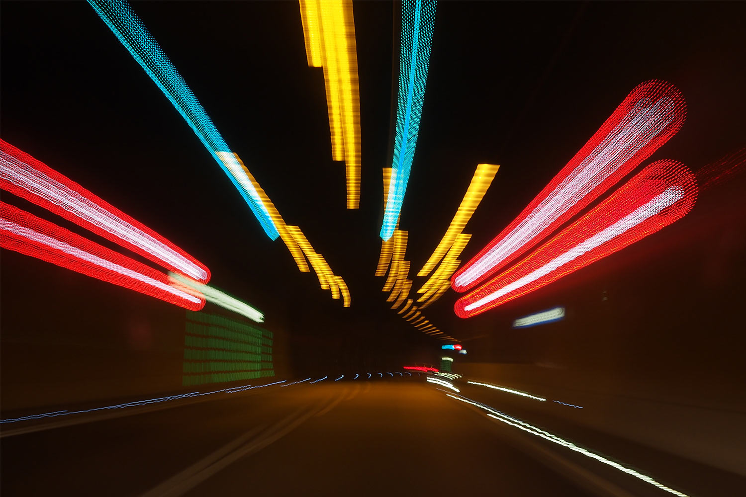 Wischlicht im Rennsteigtunnel der A71 . Thüringen (Foto: Andreas Kuhrt 2016)