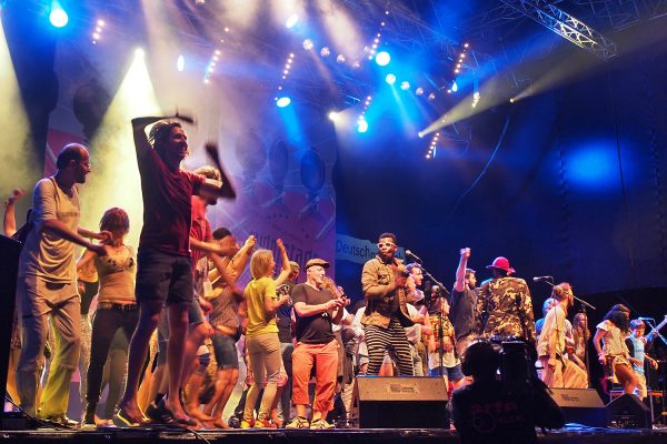 Tanzmäuse bei Jupiter & Okwess (Kongo) . Rudolstadt-Festival 2017 (Foto: Andreas Kuhrt)