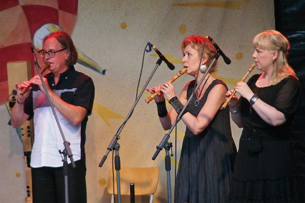 Tuultenpesä: Göran Månsson, Kristiina Ilmonen & Leena Laitinen . Rudolstadt-Festival 2017 (Foto: Andreas Kuhrt)