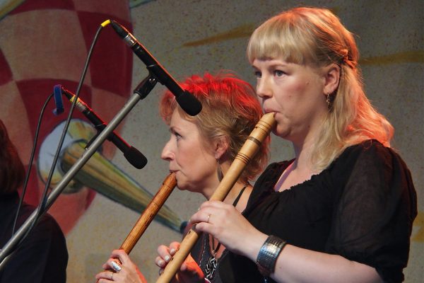 Tuultenpesä: Kristiina Ilmonen & Leena Laitinen . Rudolstadt-Festival 2017 (Foto: Andreas Kuhrt)