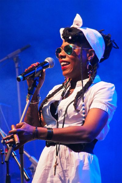 La Dame Blanche: Yaïté Ramos Rodriguez . Rudolstadt-Festival 2017 (Foto: Andreas Kuhrt)