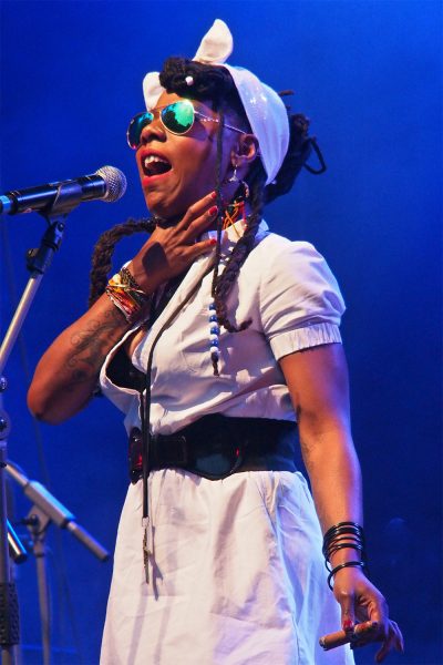 La Dame Blanche: Yaïté Ramos Rodriguez . Rudolstadt-Festival 2017 (Foto: Andreas Kuhrt)