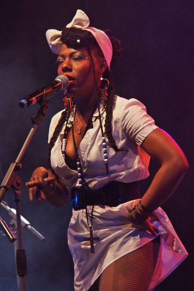 La Dame Blanche: Yaïté Ramos Rodriguez . Rudolstadt-Festival 2017 (Foto: Andreas Kuhrt)