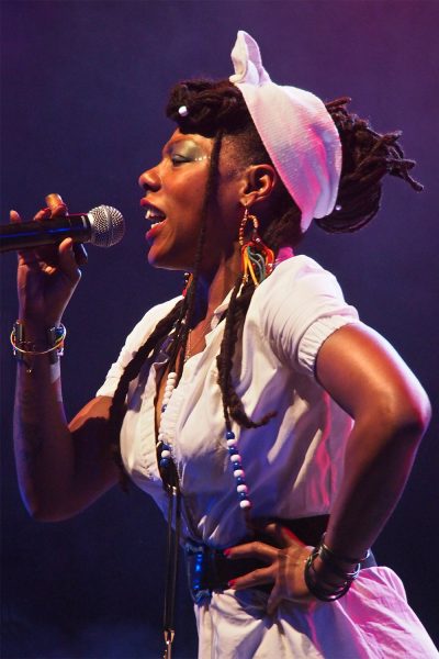 La Dame Blanche: Yaïté Ramos Rodriguez . Rudolstadt-Festival 2017 (Foto: Andreas Kuhrt)