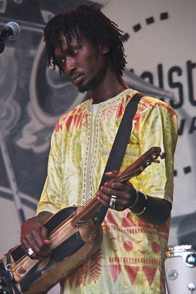 Trio Da Kali: Mamadou Kouyaté . Rudolstadt-Festival 2017 (Foto: Andreas Kuhrt)