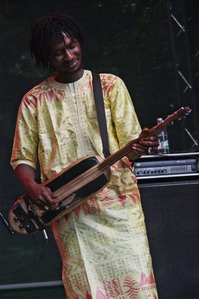 Trio Da Kali: Mamadou Kouyaté . Rudolstadt-Festival 2017 (Foto: Andreas Kuhrt)