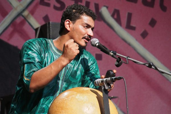 Imarhan: Hicham Bouhasse . Rudolstadt-Festival 2017 (Foto: Andreas Kuhrt)