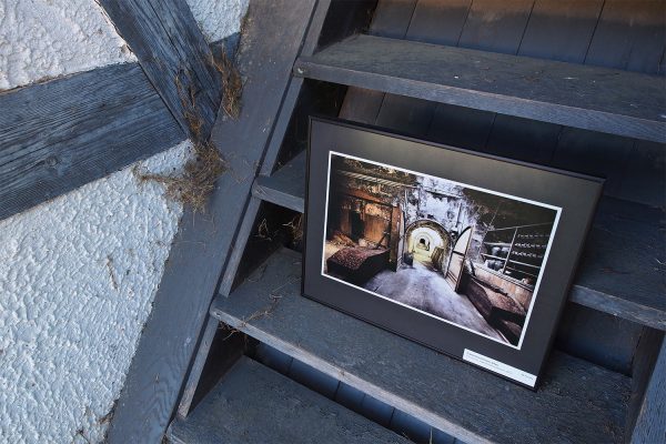 Erloschenes Jugendstilkrematorium (Foto: Frank Fleischmann) . Fotoausstellung "Ästhetiken des Verfalls" . Kloster Veßra 2018 (Foto: Andreas Kuhrt)