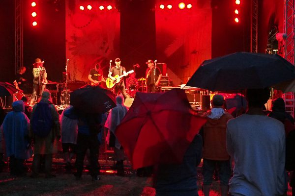 Konzertbühne Heinepark: Steve Earle & The Dukes (USA) . Rudolstadt-Festival 2018 (Foto: Andreas Kuhrt)