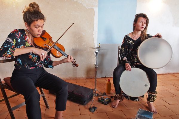 Mahlukat: Güldeste Mamaç & Kasia Kadłubowska . Rudolstadt-Festival 2018 (Foto: Andreas Kuhrt)