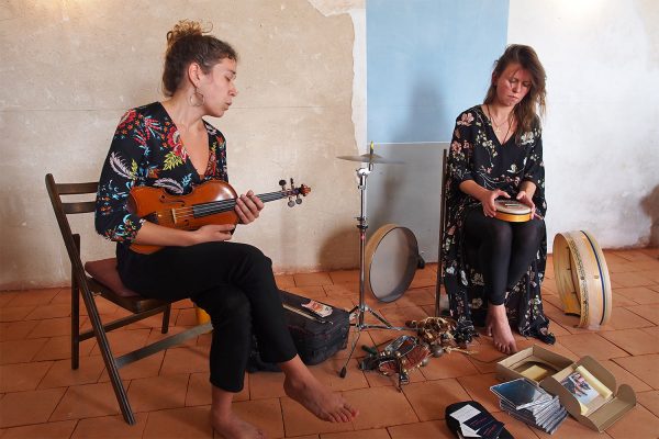 Mahlukat: Güldeste Mamaç & Kasia Kadłubowska . Rudolstadt-Festival 2018 (Foto: Andreas Kuhrt)