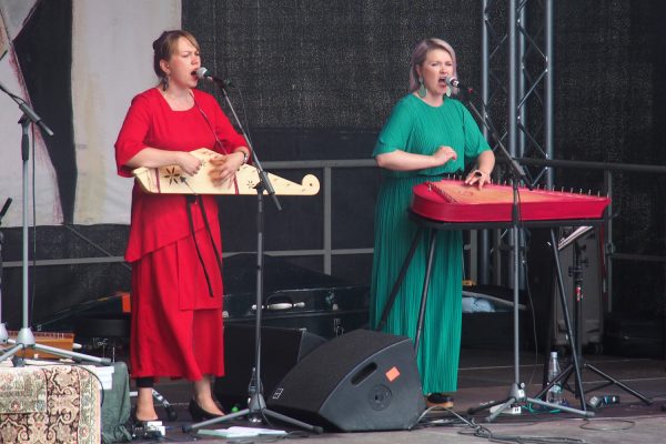 Mari Kalkun & Maija Kauhanen . Runorun (Finnland) . Rudolstadt-Festival 2018 (Foto: Andreas Kuhrt)