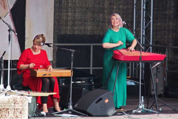 Mari Kalkun & Maija Kauhanen . Runorun (Finnland) . Rudolstadt-Festival 2018 (Foto: Andreas Kuhrt)