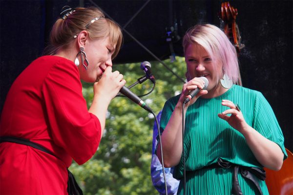 Mari Kalkun & Maija Kauhanen . Runorun (Finnland) . Rudolstadt-Festival 2018 (Foto: Andreas Kuhrt)