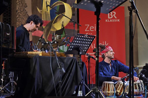 Eternal Voyage: Alireza Mortazavi & Bodek Janke . Rudolstadt-Festival 2018 (Foto: Andreas Kuhrt)