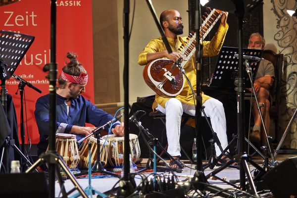 Eternal Voyage: Bodek Janke & Hindol Deb . Rudolstadt-Festival 2018 (Foto: Andreas Kuhrt)