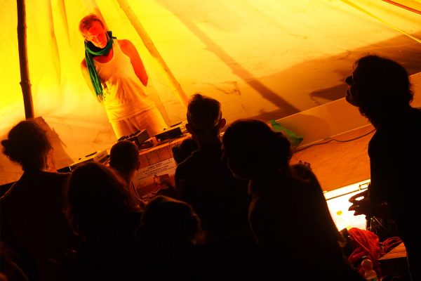 Heinepark: DJ andi (from the leipzig tribe of peace) . Rudolstadt-Festival 2018 (Foto: Andreas Kuhrt)