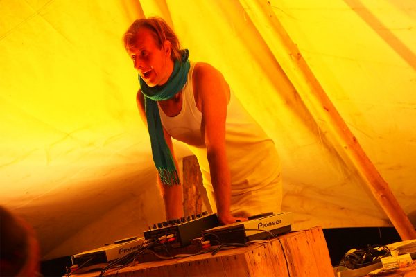 Heinepark: DJ andi (from the leipzig tribe of peace) . Rudolstadt-Festival 2018 (Foto: Andreas Kuhrt)