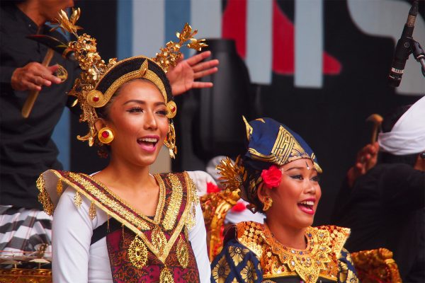 Salukat: Tänzerinnen . Rudolstadt-Festival 2018 (Foto: Andreas Kuhrt)