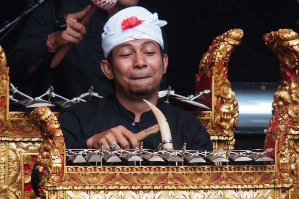 Salukat: Gamelan-Spieler . Rudolstadt-Festival 2018 (Foto: Andreas Kuhrt)