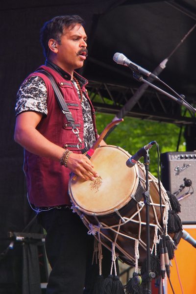 Red Baraat: Sunny Jain . Rudolstadt-Festival 2018 (Foto: Andreas Kuhrt)