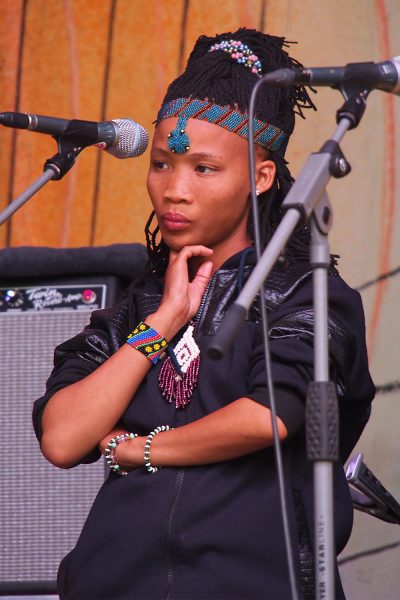 Namibian Tales: San-Mädchen . Rudolstadt-Festival 2018 (Foto: Andreas Kuhrt)