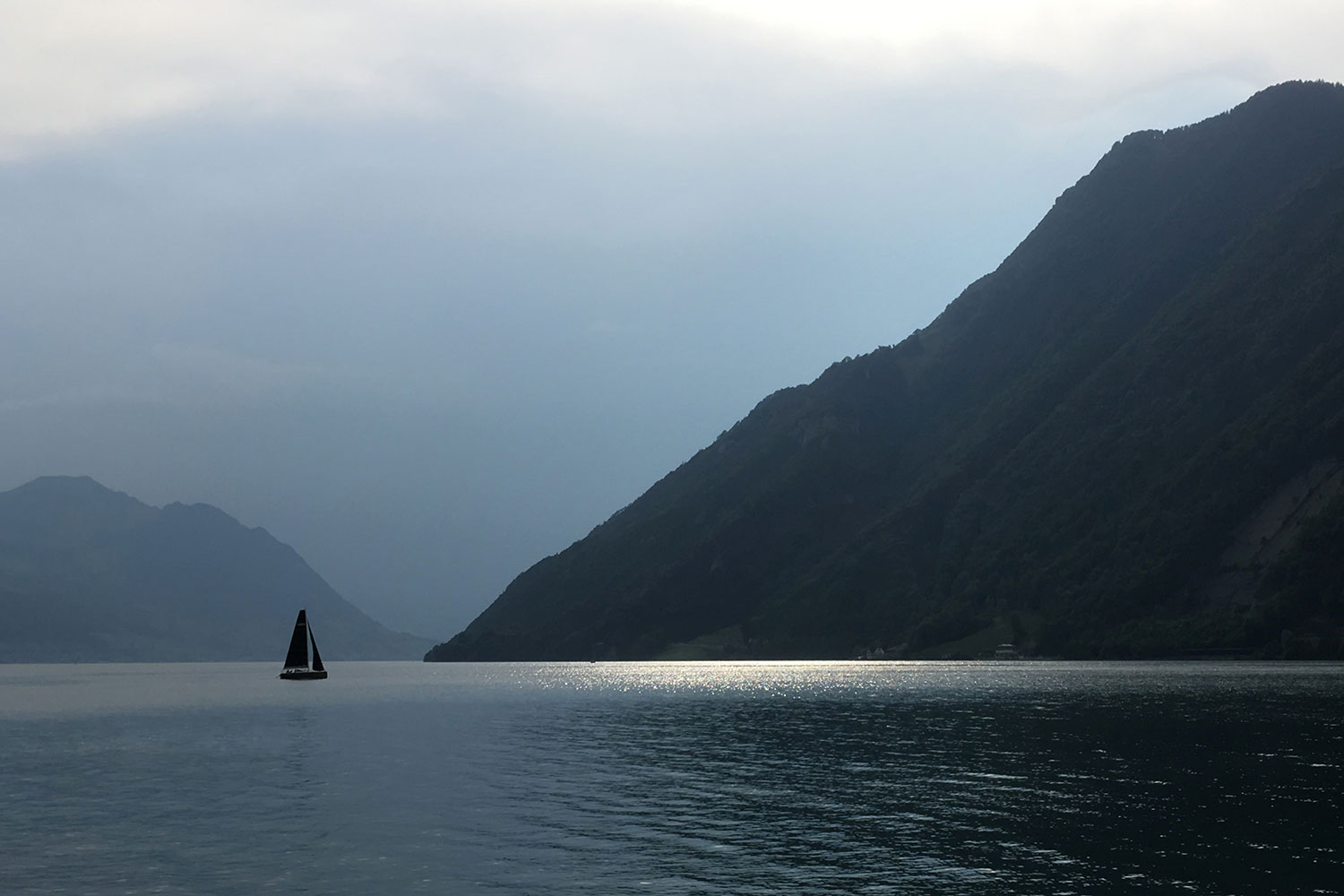 Dunkelsee . Vierwaldstädter See . Schweiz 2019 (Foto: Andreas Kuhrt)